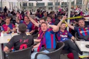 bob半岛体育官网-记者：3000名巴萨球迷集结多特蒙德，气氛热烈迎接比赛