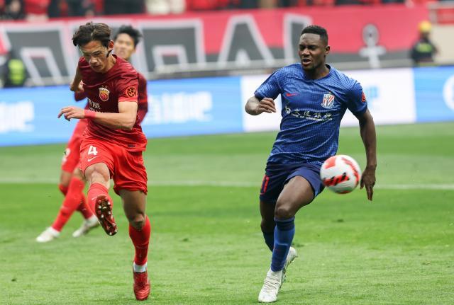 bob半岛体育-申花疯狂跑动的“双塔”整顿争冠军团