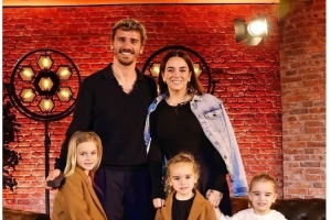 bob半岛体育官方网站-同一天生日！格列兹曼三个孩子迎来生日，马竞社媒送上祝福