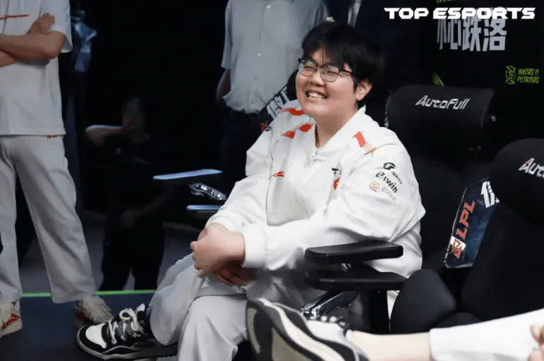 bob半岛体育平台-晋级世界赛，赛后369发文：S15我们来了，兄弟们世界赛加油