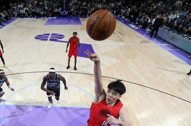 bob半岛体育官网-开拓者大胜爵士！克林根轰23+18 杨瀚森3分钟得2分